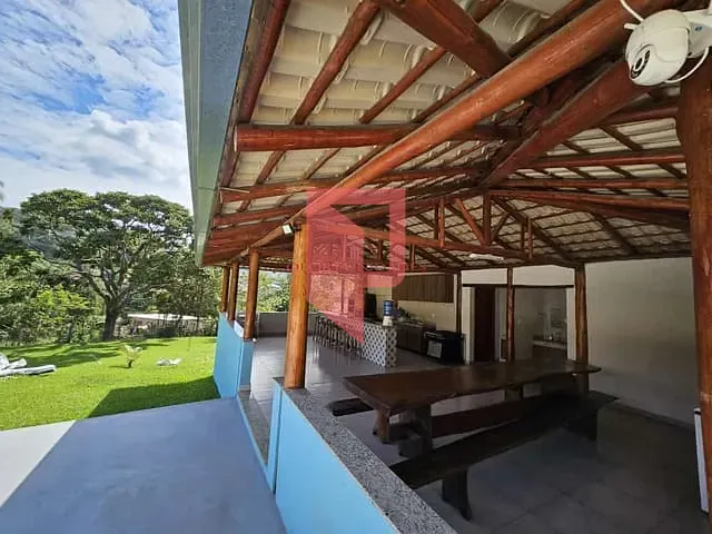 Sítio com 40000m² 4 quartos e 5 banheiros, à venda, no bairro Pinhões em Santa Luzia