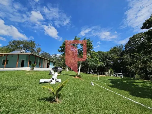 Sítio com 40000m² 4 quartos e 5 banheiros, à venda, no bairro Pinhões em Santa Luzia