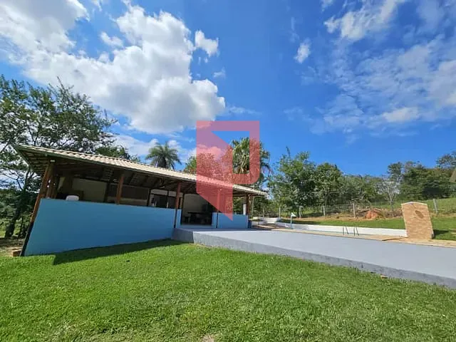 Sítio com 40000m² 4 quartos e 5 banheiros, à venda, no bairro Pinhões em Santa Luzia