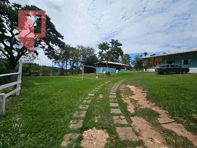 Sítio com 40000m² 4 quartos e 5 banheiros, à venda, no bairro Pinhões em Santa Luzia