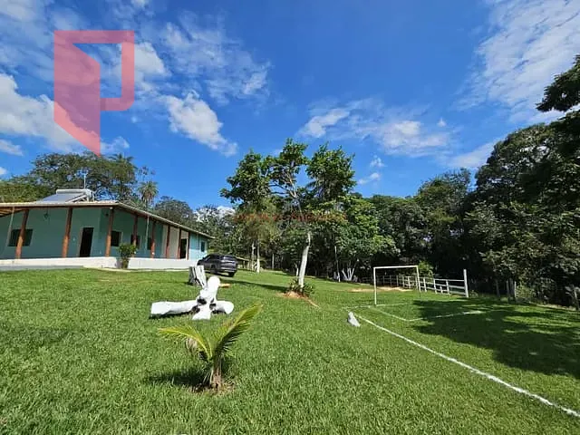 Sítio com 40000m² 4 quartos e 5 banheiros, à venda, no bairro Pinhões em Santa Luzia