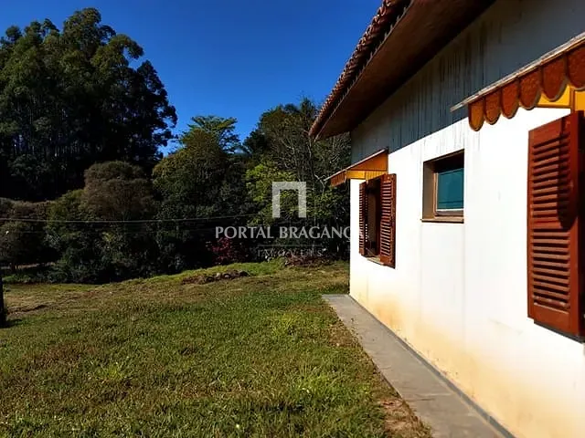 Sítio com 270m² 4 quartos e 2 banheiros, à venda, no bairro Cachoeirinha em Pinhalzinho