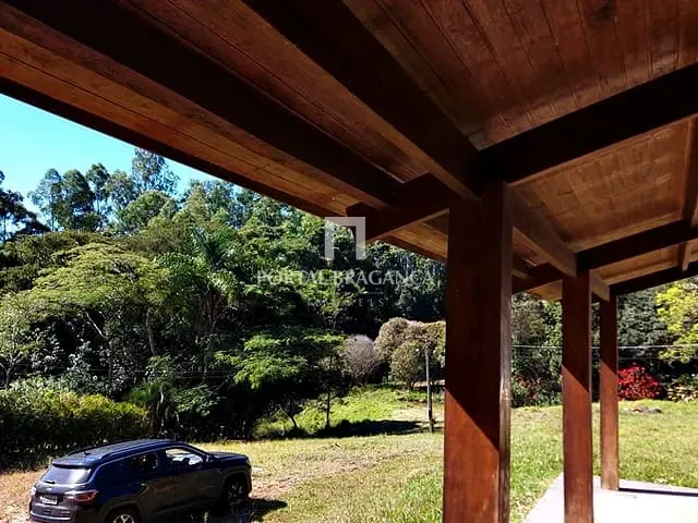 Sítio com 270m² 4 quartos e 2 banheiros, à venda, no bairro Cachoeirinha em Pinhalzinho
