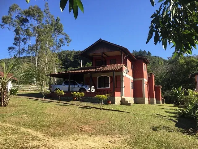 Sítio com 1900m² 3 quartos e 3 banheiros, à venda, no bairro AFC Associação Família Cristã  em Novo Hamburgo