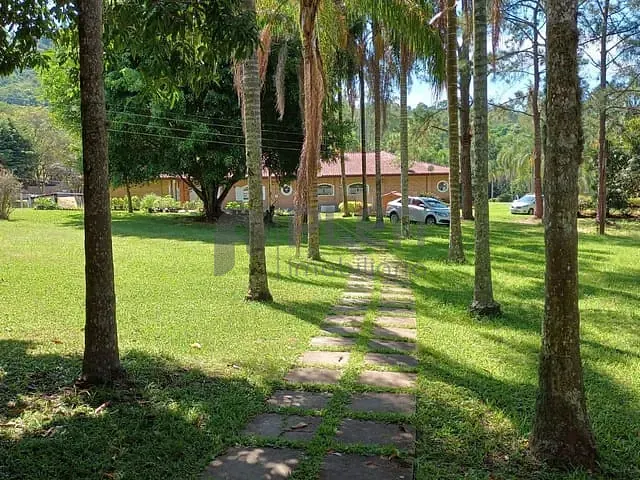 Sítio 6 quartos e 6 banheiros, à venda, no bairro Caetetuba em Atibaia