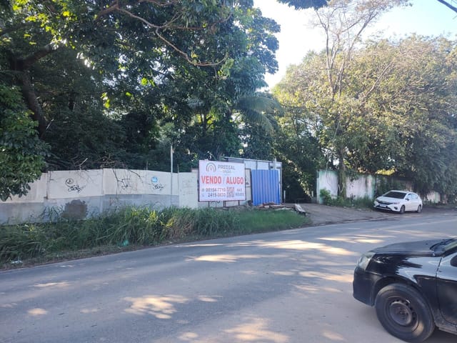Sítio com 4817m² 4 quartos e 2 banheiros, à venda ou para alugar, no bairro Campo Grande em Rio de Janeiro