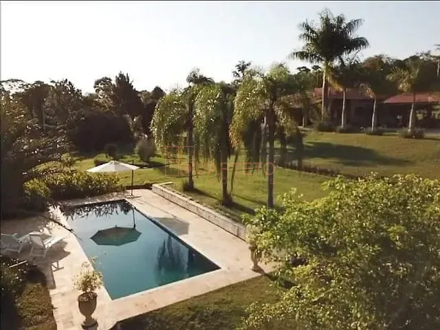 Sítio com 26000m² 5 quartos e 6 banheiros, à venda, no bairro Chacara Santa Terezinha em Araçoiaba da Serra
