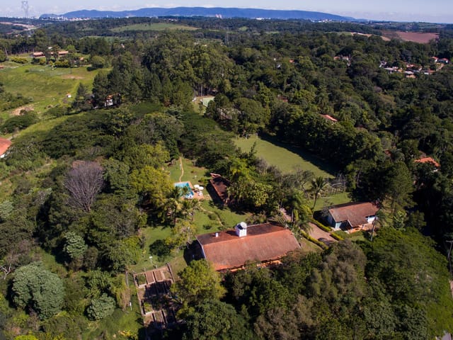 Sítio com 23400m² 4 quartos e 5 banheiros, à venda, no bairro Abadia em Louveira