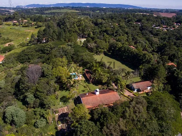 Sítio com 23400m² 4 quartos e 5 banheiros, à venda, no bairro Abadia em Louveira