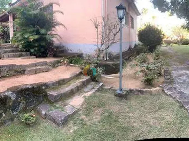 Sítio com 2207m² 4 quartos e 4 banheiros, à venda, no bairro Centro (Rio do Ouro) em Magé