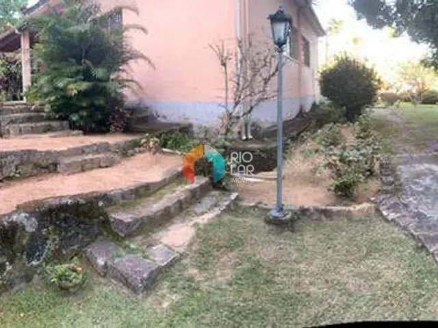 Sítio com 2207m² 4 quartos e 4 banheiros, à venda, no bairro Centro (Rio do Ouro) em Magé