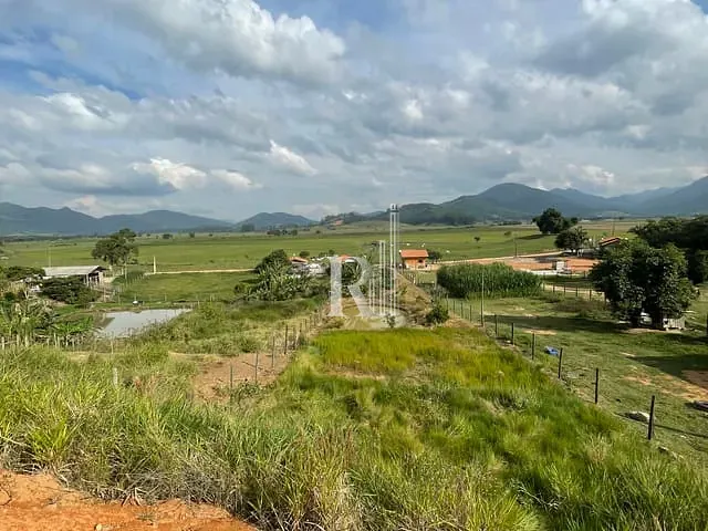 Sítio com 6500m² 2 quartos e 1 banheiro, à venda, no bairro itinga  em Tijucas