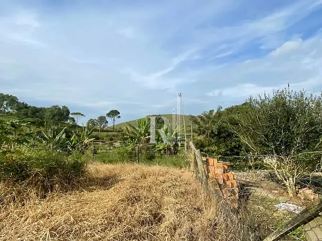 Sítio com 6500m² 2 quartos e 1 banheiro, à venda, no bairro itinga  em Tijucas