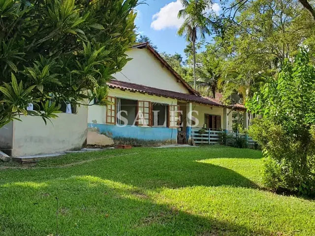Sítio com 106000m² 4 quartos e 2 banheiros, à venda, no bairro Zona Rural em Argirita