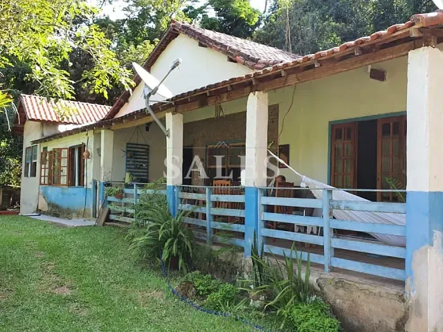 Sítio com 106000m² 4 quartos e 2 banheiros, à venda, no bairro Zona Rural em Argirita
