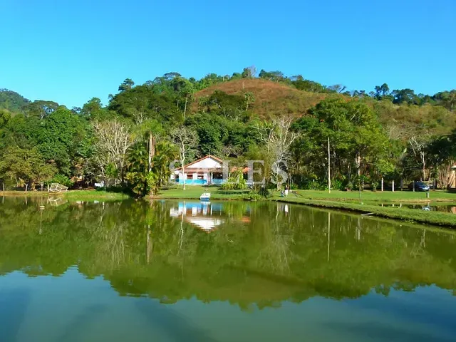 Sítio com 106000m² 4 quartos e 2 banheiros, à venda, no bairro Zona Rural em Argirita