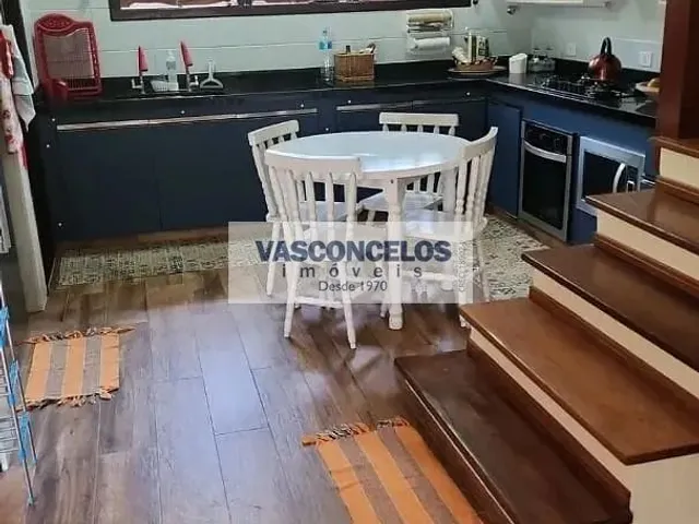 Sítio com 1500m² 4 quartos e 2 banheiros, à venda, no bairro Praia de Camburi em São Sebastião