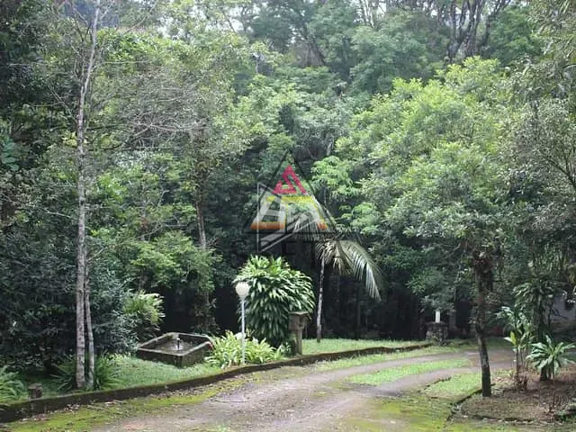 Sítio com 96000m² 9 quartos e 10 banheiros, à venda, no bairro Limoeiro em Guapimirim