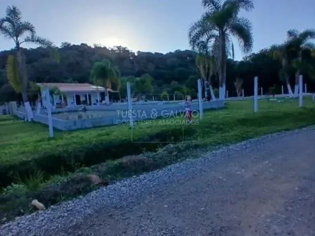 Sítio com 140m², à venda, no bairro Paiol de Baixo em Campina Grande Do Sul