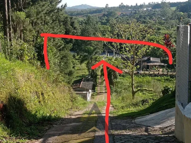 Sítio com 1200m² 4 quartos e 2 banheiros, à venda, no bairro Mogi Bertioga em Mogi das Cruzes