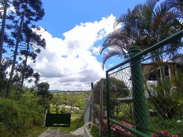 Sítio com 1200m² 4 quartos e 2 banheiros, à venda, no bairro Mogi Bertioga em Mogi das Cruzes