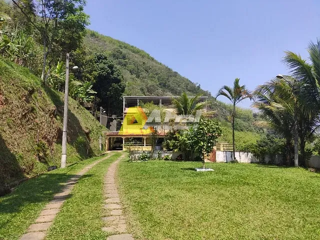 Sítio com 20000m² 13 quartos e 9 banheiros, à venda, no bairro Santo Antônio em Duque de Caxias