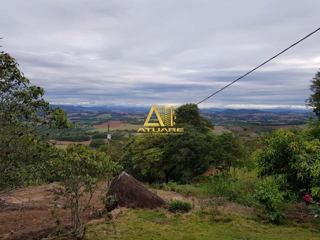 Sítio com 39000m² 3 quartos e 2 banheiros, à venda, no bairro Espirito Santo do Dourado em Espirito Santo Do Dourado