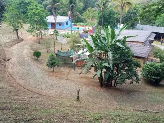 Sítio com 50000m² 3 quartos e 2 banheiros, à venda, no bairro Centro em Pinheiral