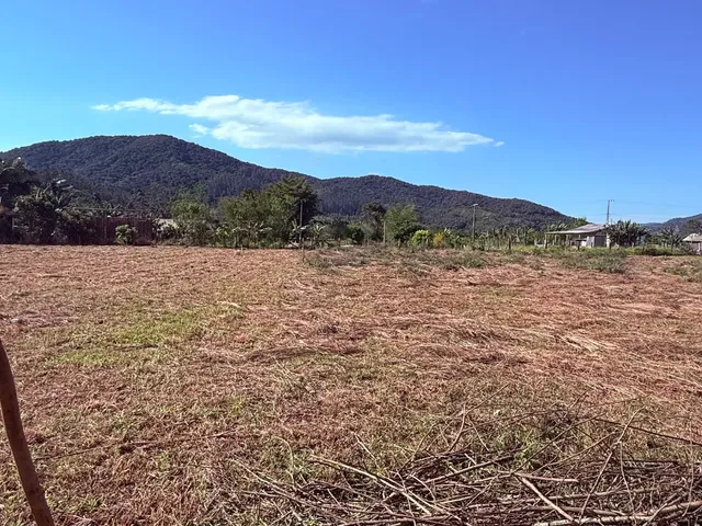 Terreno com 600m², à venda, no bairro Laranjal em Imaruí