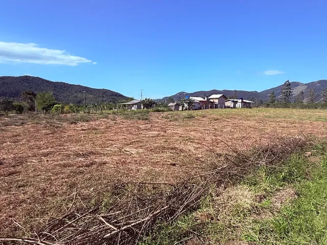 Terreno com 600m², à venda, no bairro Laranjal em Imaruí