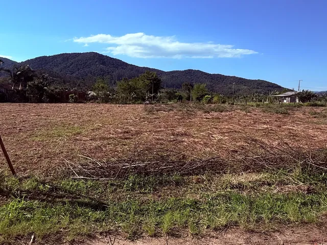 Terreno com 600m², à venda, no bairro Laranjal em Imaruí