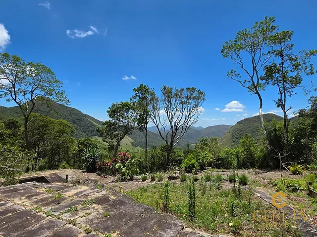 Sítio com 292668m² 1 quarto e 1 banheiro, à venda, no bairro Cascatinha em Nova Friburgo