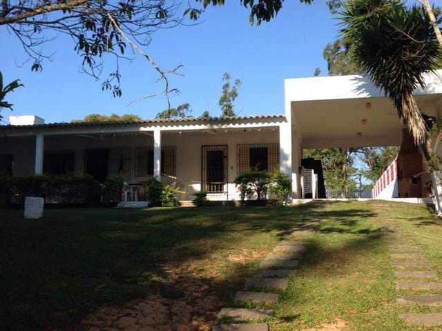 Sítio com 2300m² 2 quartos e 1 banheiro, à venda, no bairro Cézar de Souza em Mogi das Cruzes