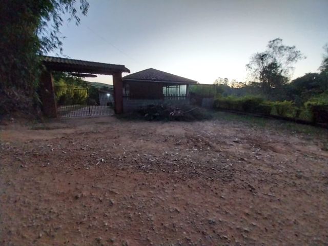 Sítio com 30000m² 2 quartos e 2 banheiros, à venda, no bairro Centro em Lagoinha