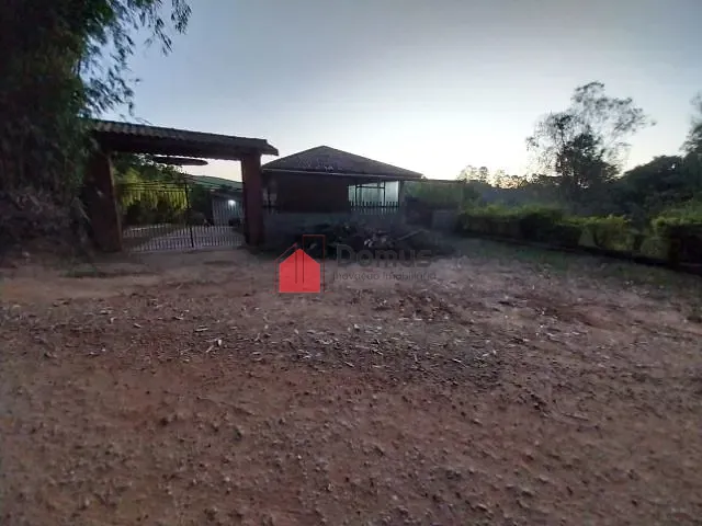 Sítio com 30000m² 2 quartos e 2 banheiros, à venda, no bairro Centro em Lagoinha