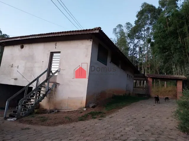 Sítio com 30000m² 2 quartos e 2 banheiros, à venda, no bairro Centro em Lagoinha