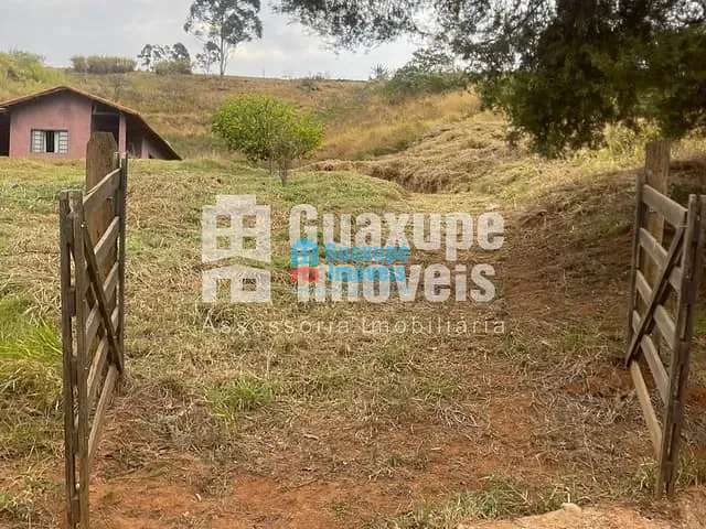 Sítio com 75m² 2 quartos e 1 banheiro, à venda, no bairro Corrego Fundo em GUARANÉSIA