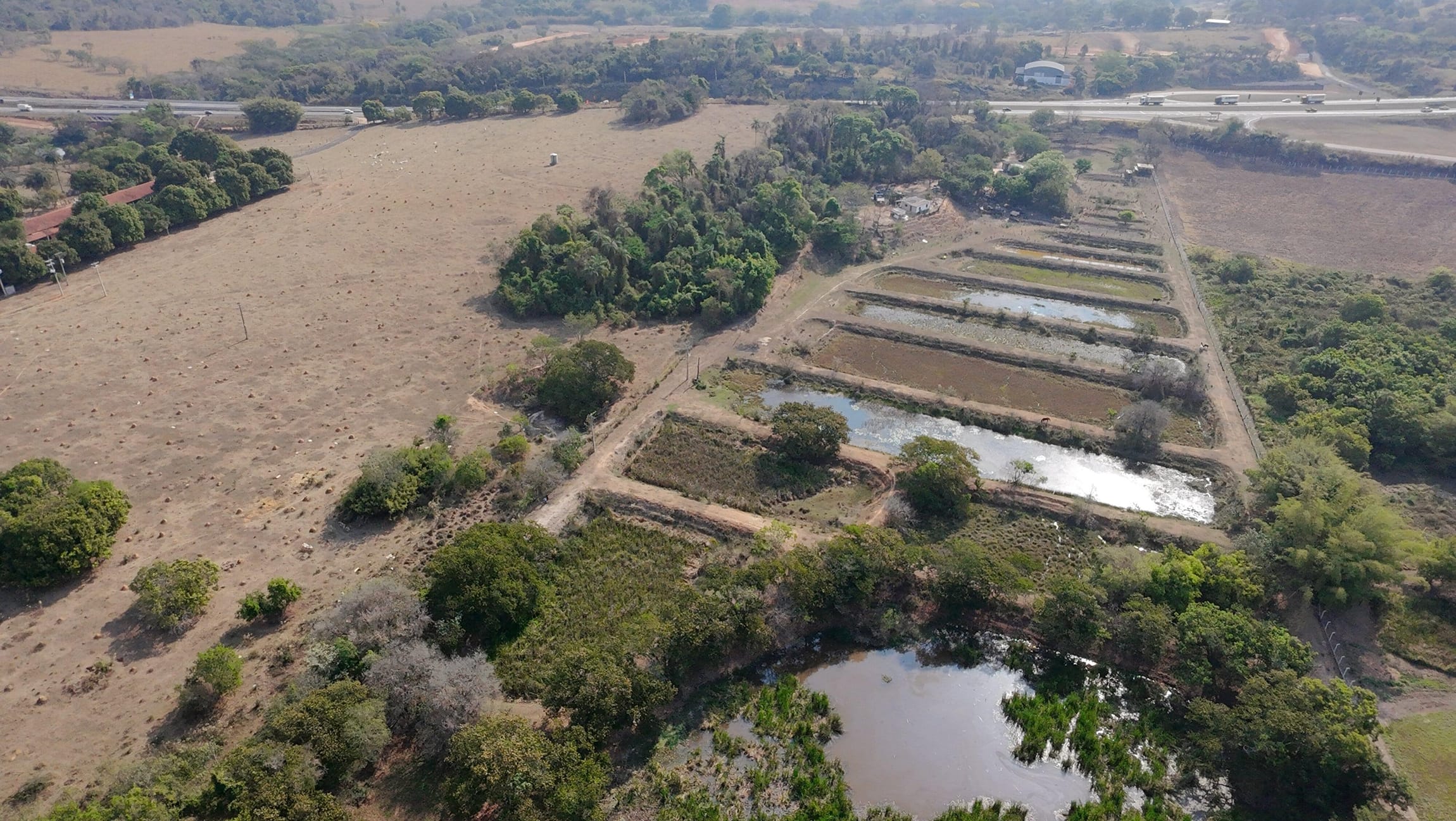 Chácara à venda com 2 quartos, 72600m² - Foto 3