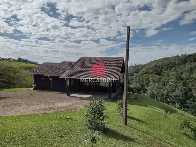 Sítio com 31938m² 3 quartos e 2 banheiros, à venda, no bairro Vila Itoupava em Blumenau