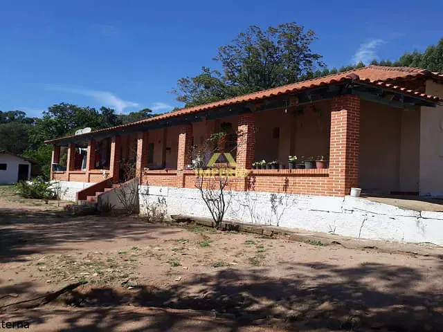 Sítio com 16600m² 7 quartos e 3 banheiros, à venda, no bairro Pedregulho em Itu
