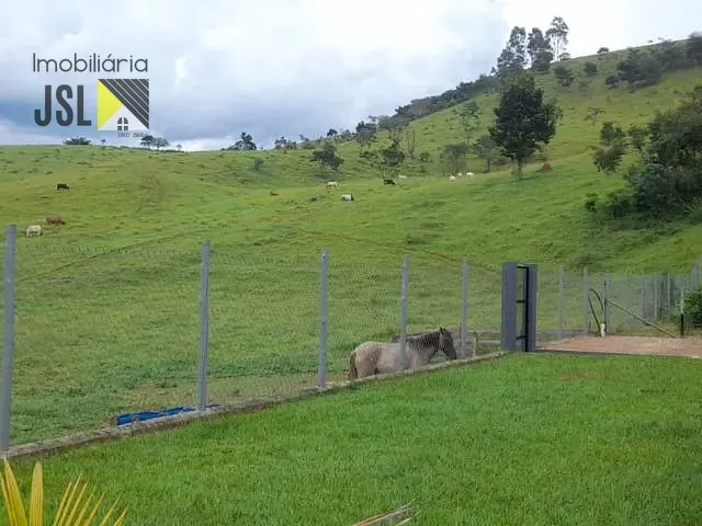 Sítio com 168000m² 2 quartos e 2 banheiros, à venda, no bairro Registro em Taubaté