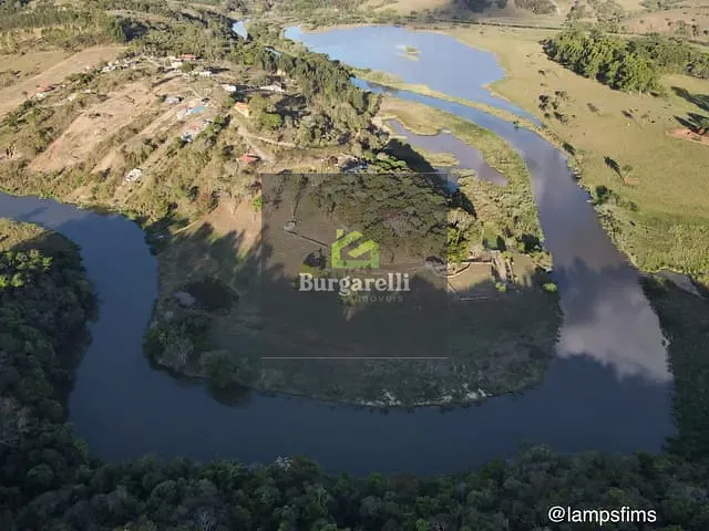 Sítio com 40000m² 3 quartos e 2 banheiros, à venda, no bairro RURAL em Itumirim