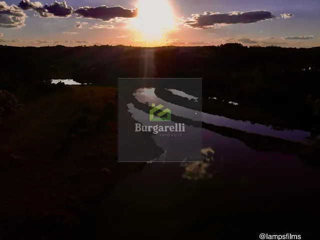 Sítio com 40000m² 3 quartos e 2 banheiros, à venda, no bairro RURAL em Itumirim