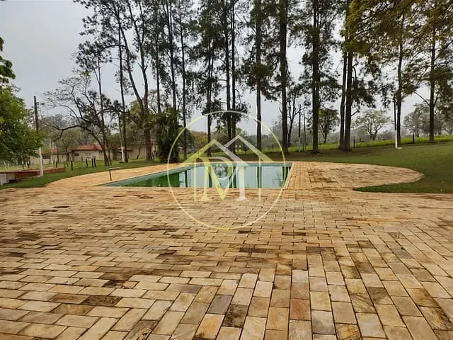 Sítio com 48400m² 3 quartos e 2 banheiros, à venda, no bairro Centro em Tatuí