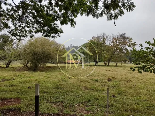 Sítio com 48400m² 3 quartos e 2 banheiros, à venda, no bairro Centro em Tatuí