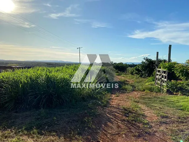 Sítio com 100000m² 1 quarto e 1 banheiro, à venda, no bairro Zona Rural em Araçuaí
