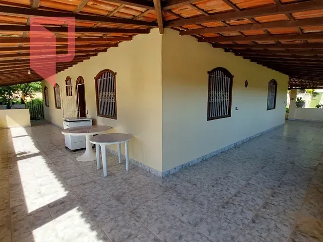 Sítio com 1340m² 4 quartos e 2 banheiros, à venda, no bairro Bonanza em Santa Luzia
