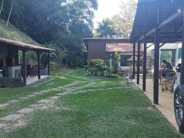 Sítio 5 quartos e 3 banheiros, à venda, no bairro Demetrio em Vassouras