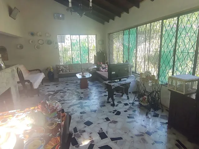 Sítio 5 quartos e 3 banheiros, à venda, no bairro Demetrio em Vassouras