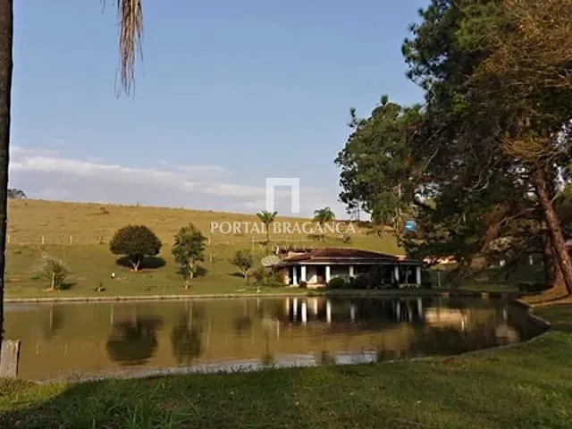 Sítio com 101828m² 5 quartos e 3 banheiros, à venda, no bairro Barreiro em Bragança Paulista